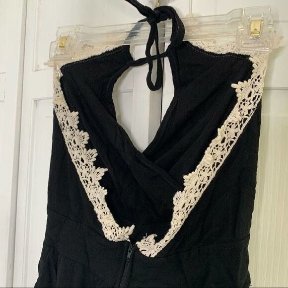 Black Open Back Lace Crochet Trim Romper - Picture 8 of 9